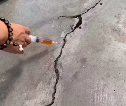 海南藏族混凝土裂缝修补技术详解​